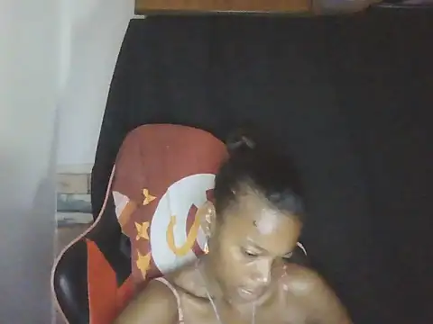 Snapshot of adele-33 chatting on November 2025 03:18:02 PM adele-33 online show from November 2025 03:18:02 PM