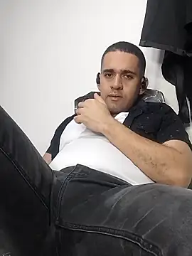 CRISTHIAN GREY01 online show from February 2025 07:42:01 PM