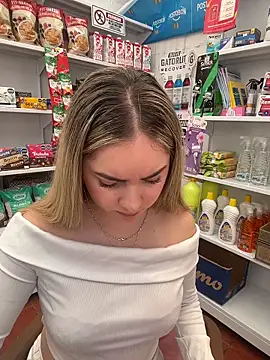 imlindapink online show from February 2026 04:24:02 PM