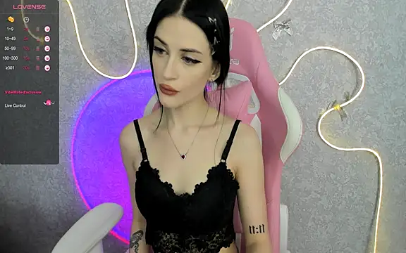 Molly Crystall online show from March 2026 03:39:01 AM