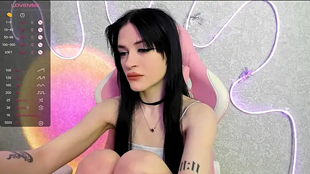 Molly Crystall online show from June 2026 03:31:01 AM