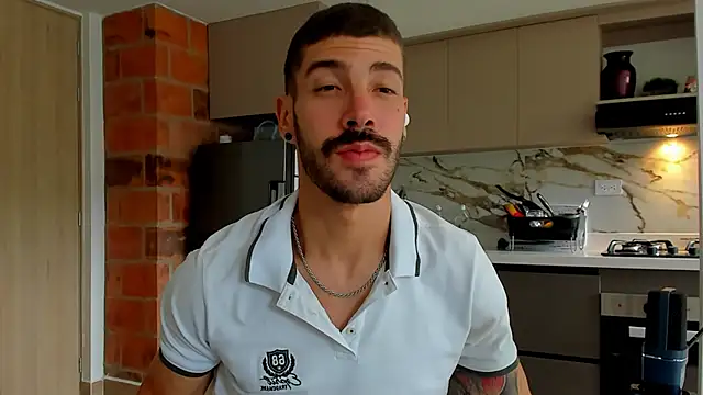 Guyinthemountain online show from December 2024 07:13:02 PM