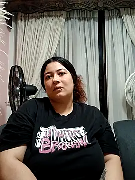 Snapshot of JulietaKane chatting on February 2026 05:01:02 AM JulietaKane online show from February 2026 05:01:02 AM