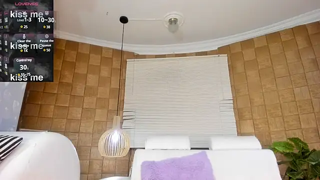 Snapshot of TOWERS21_ chatting on January 2025 11:22:02 PM TOWERS21 online show from January 2025 11:22:02 PM