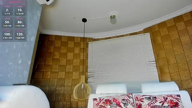 Snapshot of TOWERS21_ chatting on February 2025 08:10:01 PM TOWERS21 online show from February 2025 08:10:01 PM