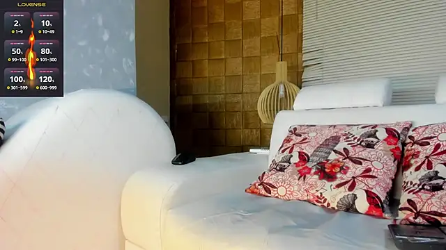 Snapshot of TOWERS21_ chatting on February 2025 07:56:01 PM TOWERS21 online show from February 2025 07:56:01 PM