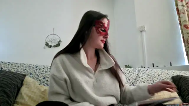 LexiSnowUK online show from December 2025 12:36:01 PM