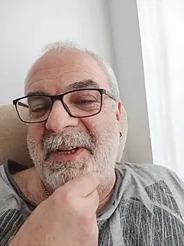 Satiro Sevilla online show from April 2026 01:12:01 PM