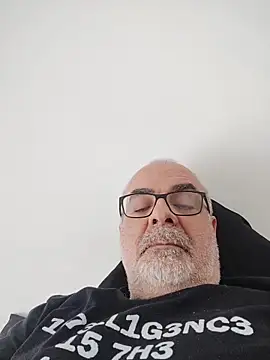 Snapshot of Satiro_Sevilla chatting on May 2026 02:02:01 PM Satiro Sevilla online show from May 2026 02:02:01 PM