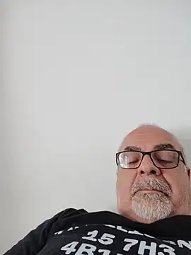 Snapshot of Satiro_Sevilla chatting on May 2026 09:37:01 AM Satiro Sevilla online show from May 2026 09:37:01 AM