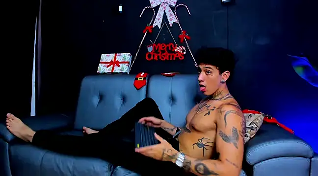 JUSTIN FULLER1 online show from December 2024 04:28:01 PM