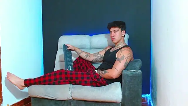 JUSTIN FULLER1 online show from January 2026 05:40:01 PM