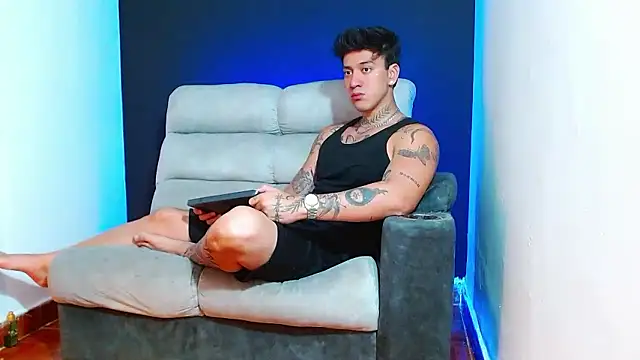 JUSTIN FULLER1 online show from January 2026 04:01:01 PM