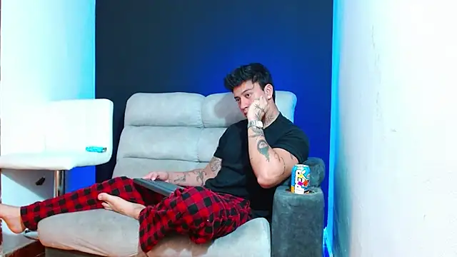 Snapshot of JUSTIN_FULLER1 chatting on February 2026 10:17:02 PM JUSTIN FULLER1 online show from February 2026 10:17:02 PM