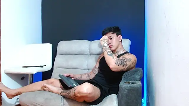 JUSTIN FULLER1 online show from April 2026 05:55:01 PM