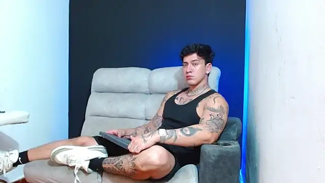 Snapshot of JUSTIN_FULLER1 chatting on June 2026 12:32:02 AM JUSTIN FULLER1 online show from June 2026 12:32:02 AM