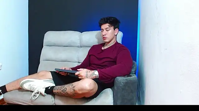 Snapshot of JUSTIN_FULLER1 chatting on June 2026 03:37:02 AM JUSTIN FULLER1 online show from June 2026 03:37:02 AM