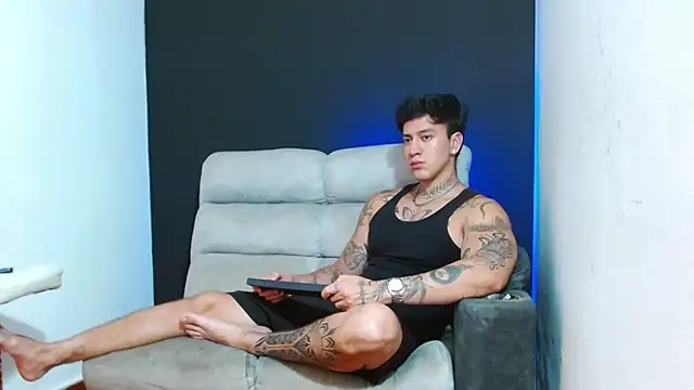Snapshot of JUSTIN_FULLER1 chatting on June 2026 11:33:02 PM JUSTIN FULLER1 online show from June 2026 11:33:02 PM