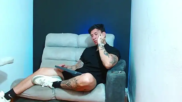 Snapshot of JUSTIN_FULLER1 chatting on July 2026 05:34:01 AM JUSTIN FULLER1 online show from July 2026 05:34:01 AM