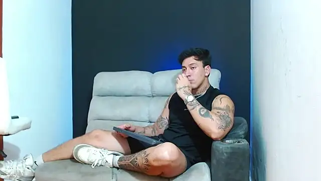 Snapshot of JUSTIN_FULLER1 chatting on July 2026 04:14:02 AM JUSTIN FULLER1 online show from July 2026 04:14:02 AM