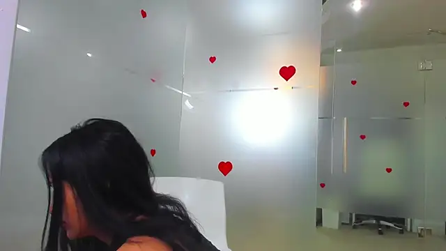 Queenrafaella online show from May 2026 05:03:02 AM