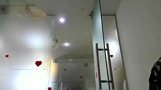 Snapshot of Queenrafaella chatting on June 2026 05:08:01 AM Queenrafaella online show from June 2026 05:08:01 AM
