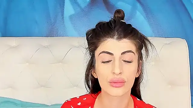 SkinnyDolly online show from February 2026 10:03:02 PM