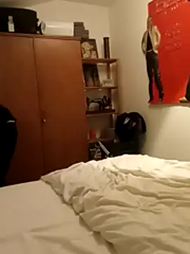 Snapshot of crems77 chatting on January 2026 04:04:02 AM crems77 online show from January 2026 04:04:02 AM