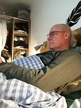 bogland33 online show from April 2026 06:49:02 PM