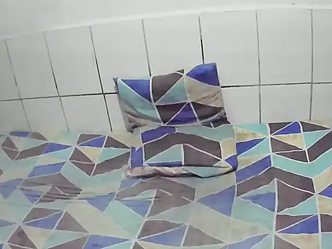 pierdona online show from October 2025 07:48:01 PM