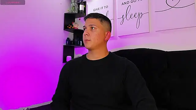 Snapshot of ANDREZALVAREZ chatting on January 2025 06:45:01 AM ANDREZALVAREZ online show from January 2025 06:45:01 AM