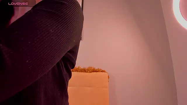 Sophiaa sensual online show from December 2025 01:43:02 AM