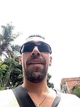 Snapshot of dantedesirexx chatting on February 2025 07:05:02 PM dantedesirexx online show from February 2025 07:05:02 PM