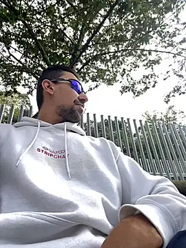 Snapshot of dantedesirexx chatting on October 2025 08:06:02 PM dantedesirexx online show from October 2025 08:06:02 PM