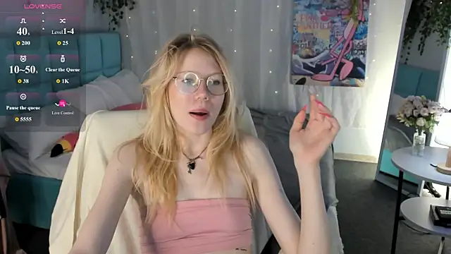 Esme Runn online show from July 2026 03:09:01 AM