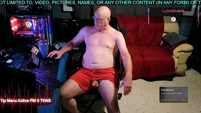 Snapshot of Pilot_Dave_69 chatting on September 2025 03:06:02 AM Pilot Dave 69 online show from September 2025 03:06:02 AM