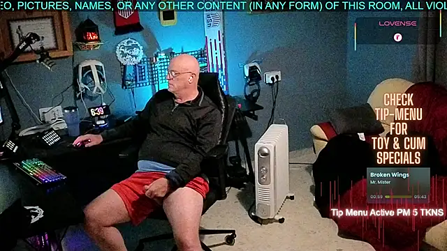 Snapshot of Pilot_Dave_69 chatting on November 2025 05:40:02 AM Pilot Dave 69 online show from November 2025 05:40:02 AM