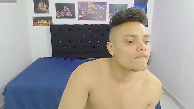 Snapshot of Booy_Hott chatting on December 2024 02:50:02 PM Booy Hott online show from December 2024 02:50:02 PM