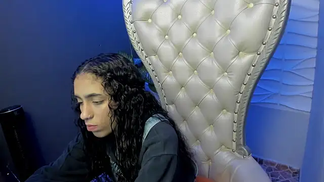 Layla 707 online show from October 2025 12:50:02 AM