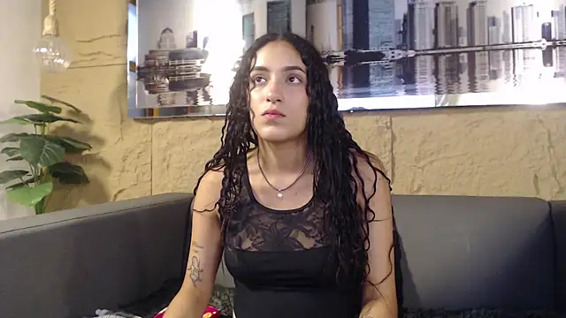 Layla 707 online show from March 2026 08:37:01 PM