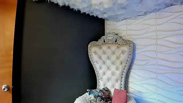 Layla 707 online show from March 2026 08:01:02 PM