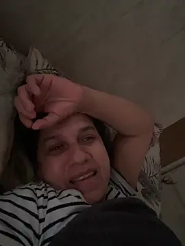Snapshot of siri_duque chatting on April 2026 01:39:02 PM siri duque online show from April 2026 01:39:02 PM
