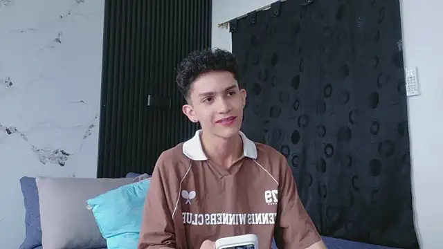 Snapshot of Noah_tyler_ chatting on May 2026 08:14:01 PM Noah tyler online show from May 2026 08:14:01 PM