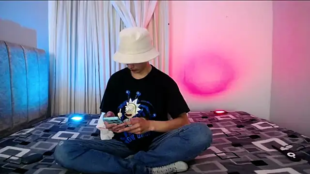 Snapshot of Yellowpokemon23 chatting on April 2026 03:37:01 AM Yellowpokemon23 online show from April 2026 03:37:01 AM