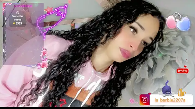 Snapshot of barbiedolls_x chatting on March 2025 02:04:02 AM barbiedolls x online show from March 2025 02:04:02 AM