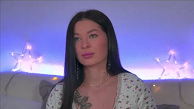 Snapshot of AlexandraBloom chatting on January 2025 09:25:02 PM AlexandraBloom online show from January 2025 09:25:02 PM