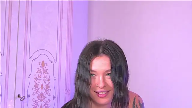 Snapshot of AlexandraBloom chatting on January 2025 09:12:01 PM AlexandraBloom online show from January 2025 09:12:01 PM