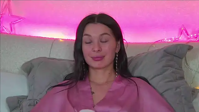 Snapshot of AlexandraBloom chatting on January 2025 03:29:01 AM AlexandraBloom online show from January 2025 03:29:01 AM