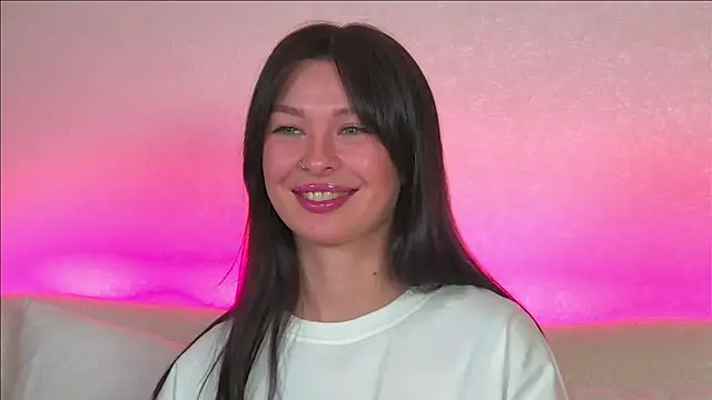 Snapshot of AlexandraBloom chatting on January 2025 05:05:01 AM AlexandraBloom online show from January 2025 05:05:01 AM