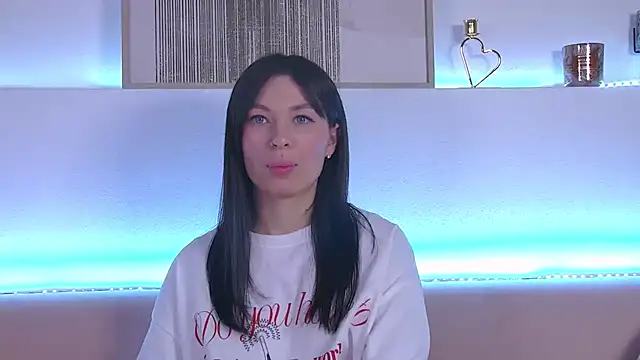Snapshot of AlexandraBloom chatting on January 2025 05:09:01 AM AlexandraBloom online show from January 2025 05:09:01 AM